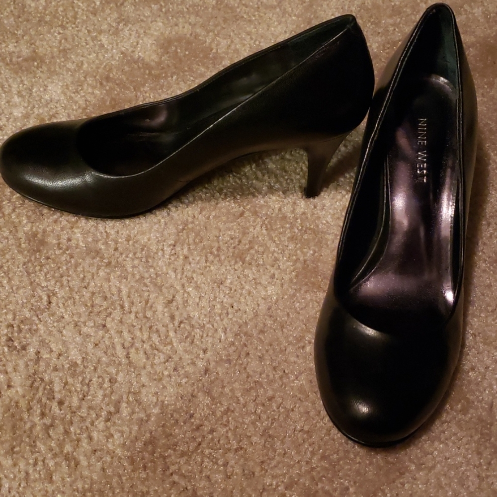 Shoes - Picture 2 of 3